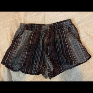 Cute flowy striped shorts!